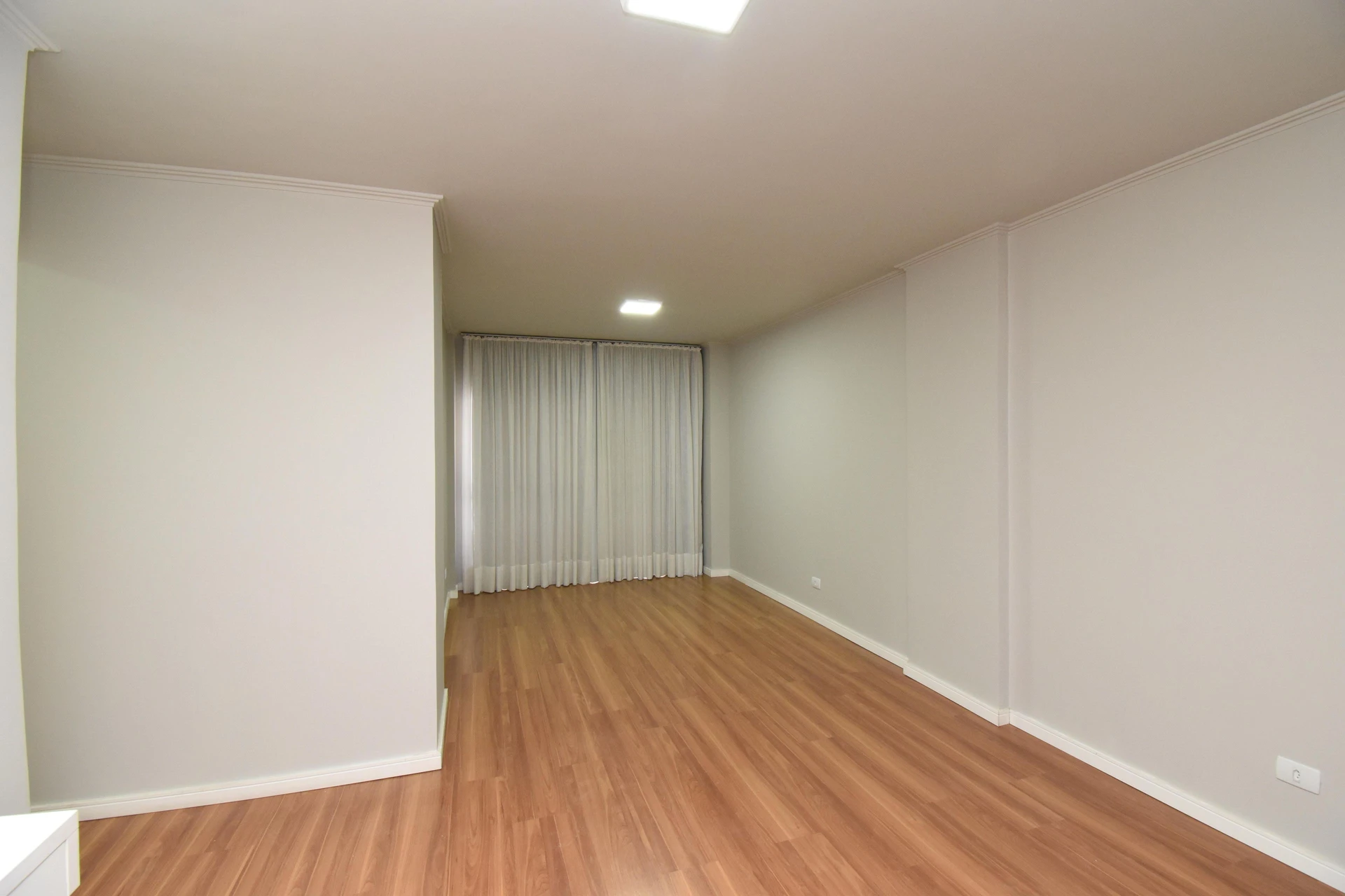 Apartamento de 2 quartos em condomínio com academia — photo 4