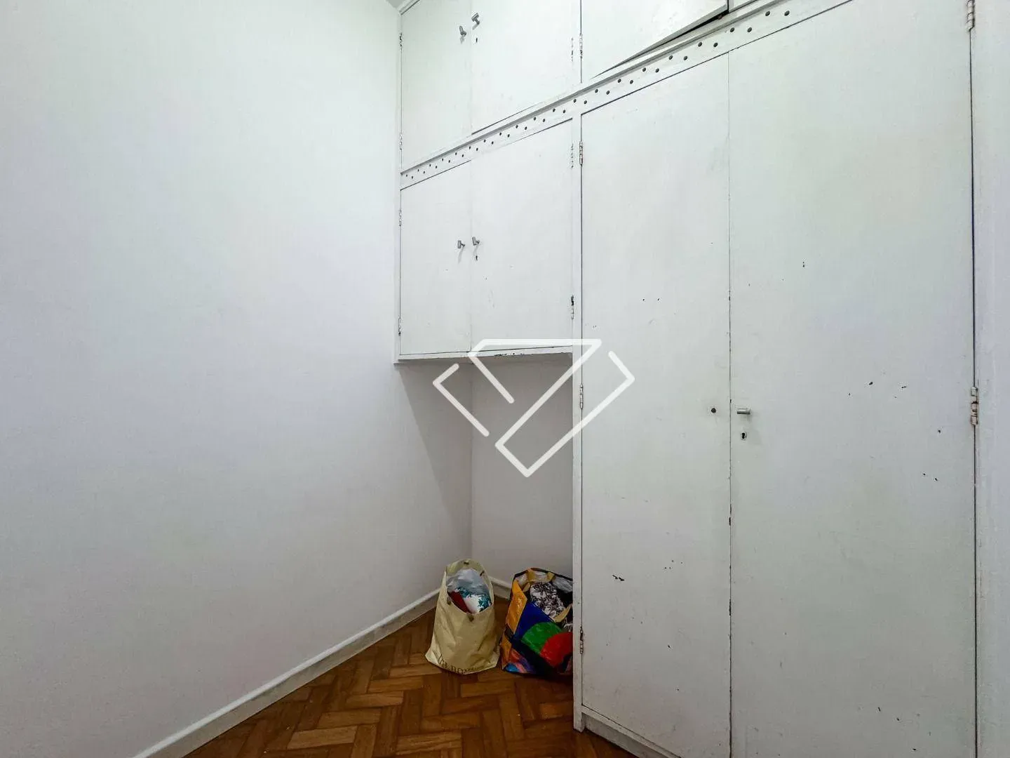 Home office in a 3-bedroom apartment, 189 m² — photo 28