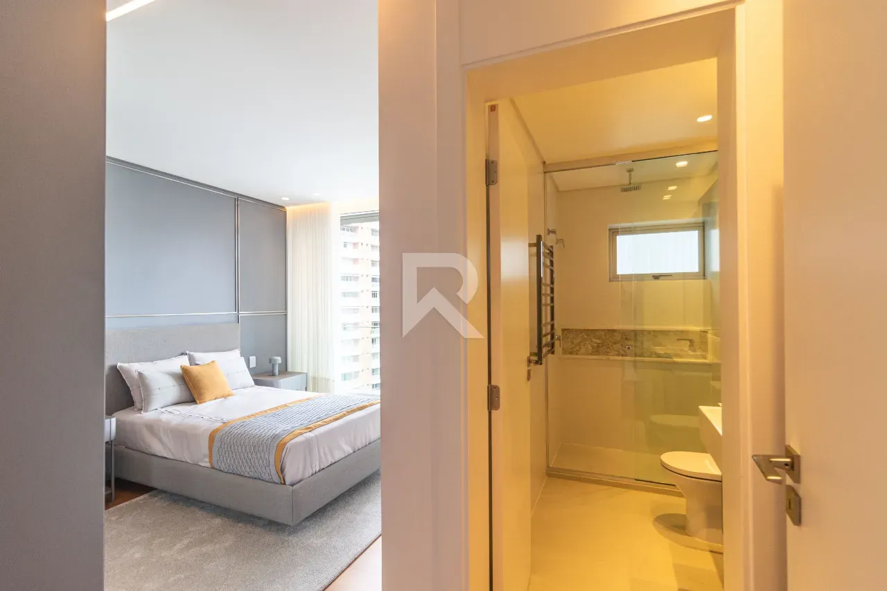 Apartment with 3 en-suite bedrooms and open kitchen — photo 24