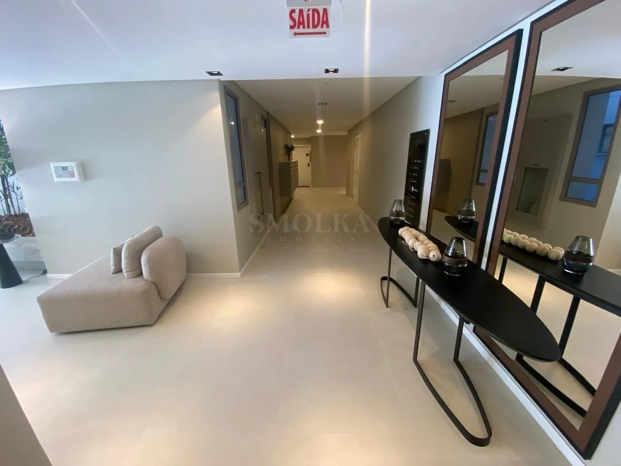 3-bedroom apartment with a grill on the balcony — photo 12
