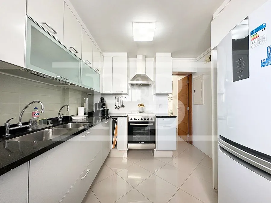 4-bedroom apartment with 4 bathrooms and 190 m² — photo 33