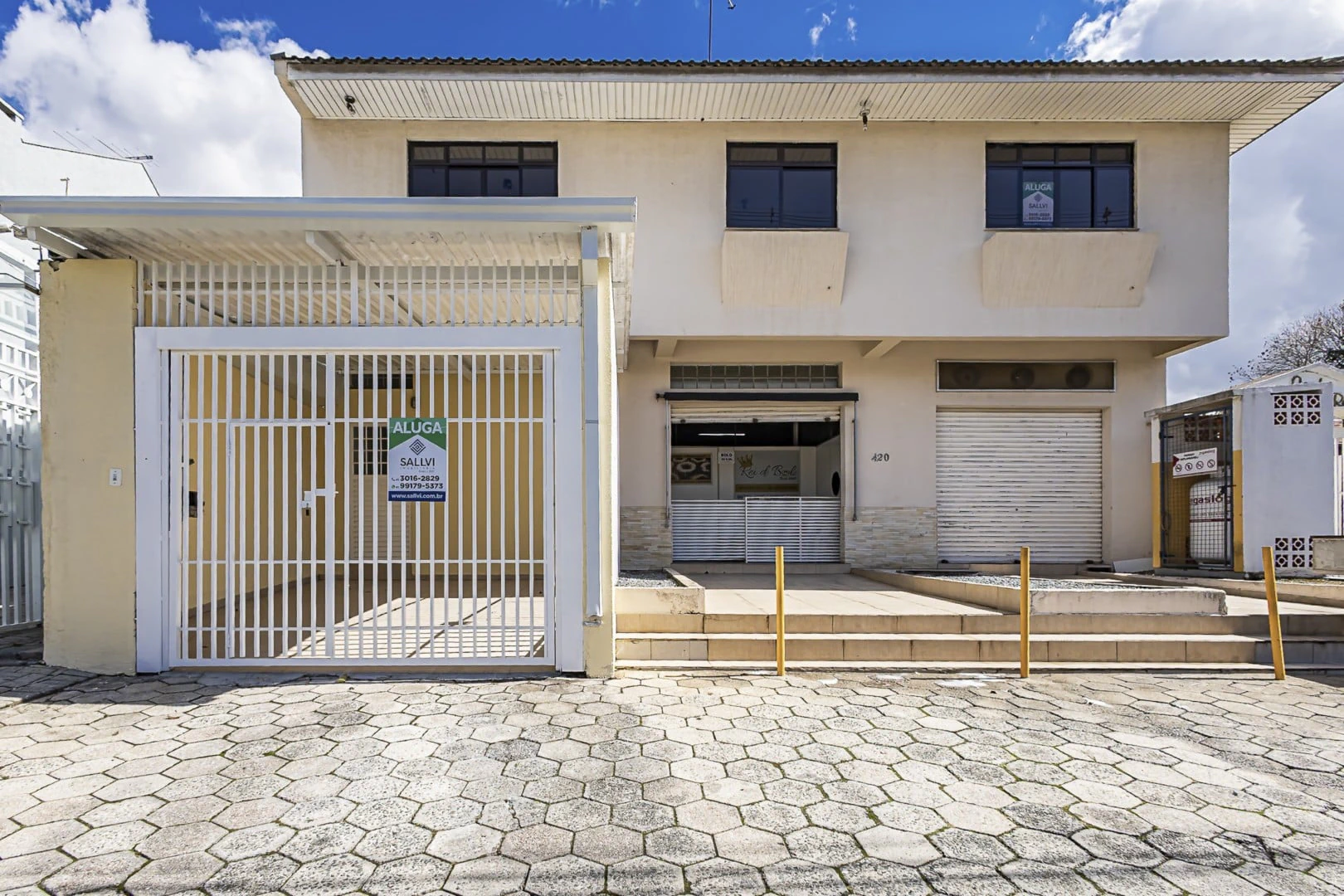 Unfurnished rental apartment with 3 bedrooms and suite