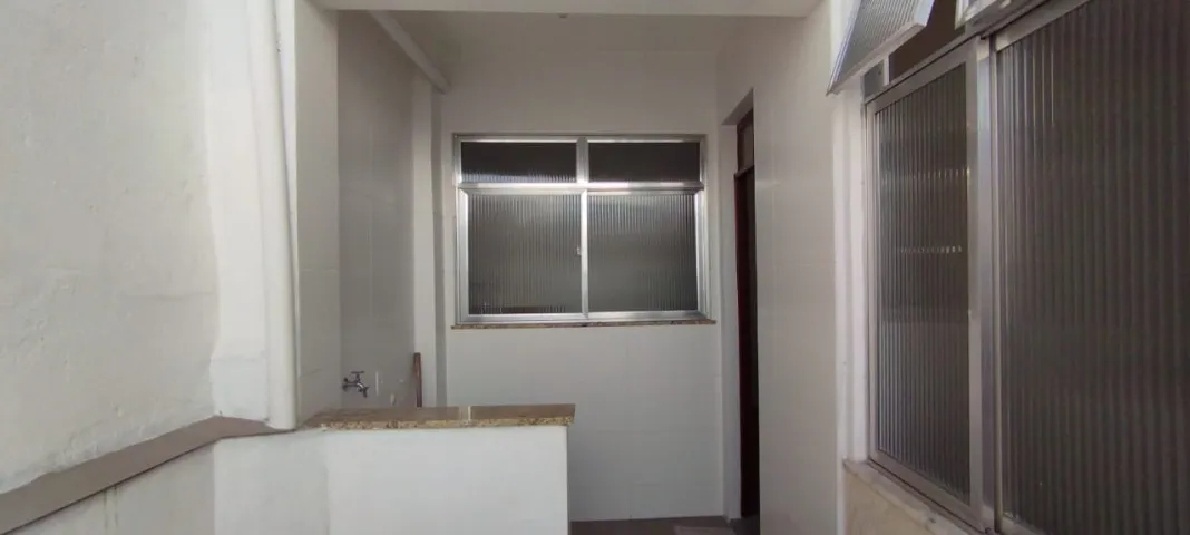 Unfurnished 3-bedroom apartment with balcony — photo 7