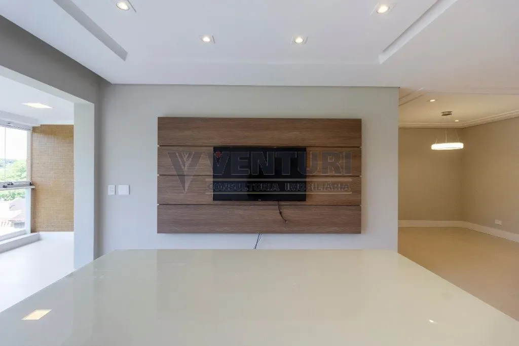 Apartment with 4 bedrooms, 3 parking spots and open kitchen — photo 53