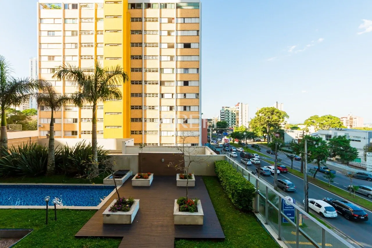 Furnished apartment, 134 m², with floor-to-ceiling windows — photo 12