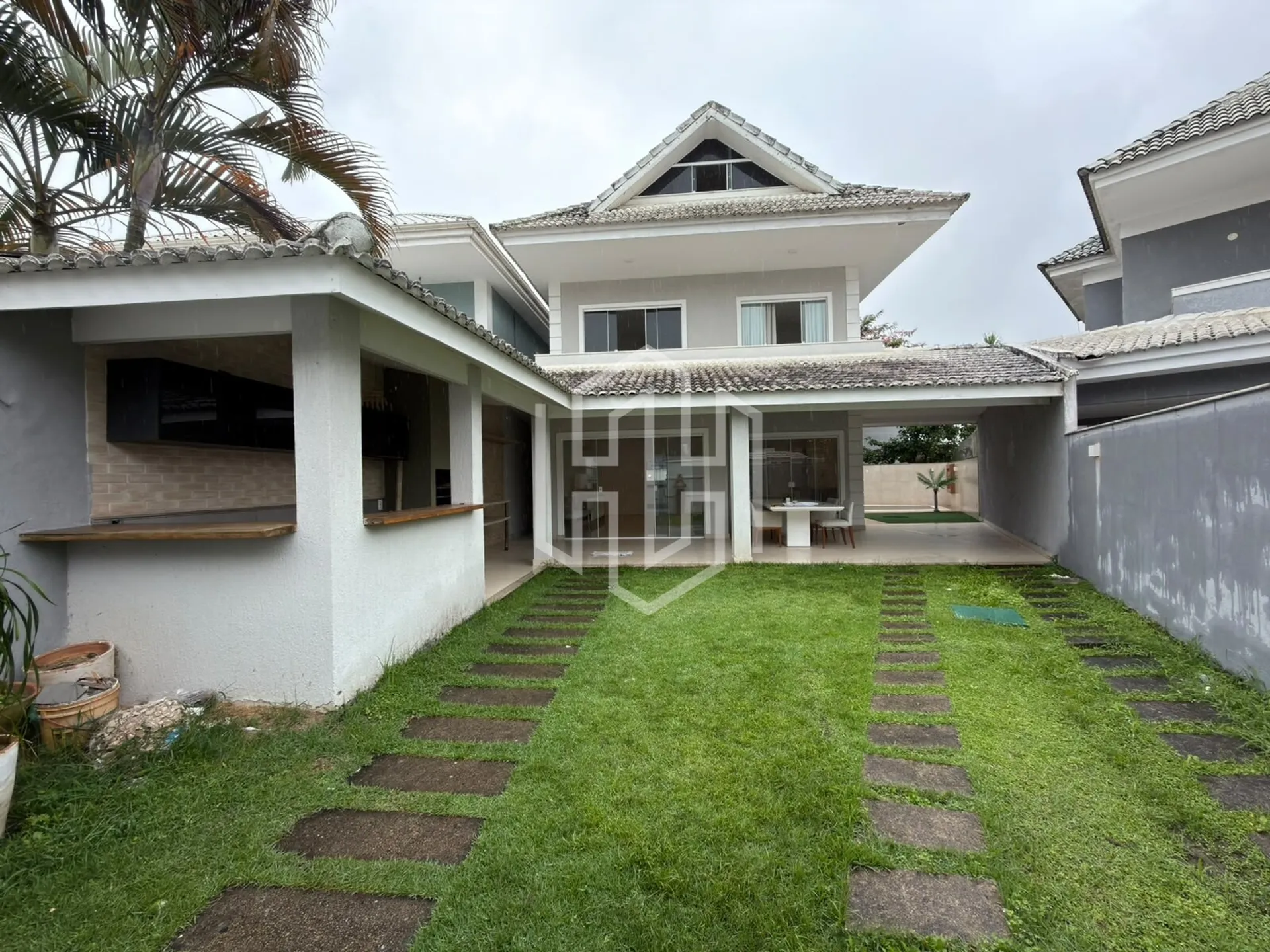 House, 220 m², with a grill on the balcony — photo 9