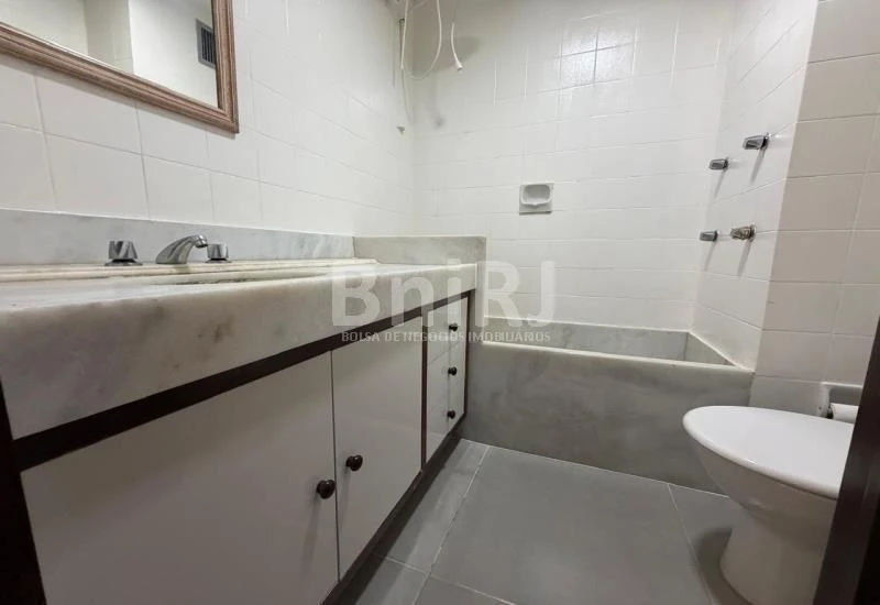 Apartamento de 2 quartos com banheira — photo 9