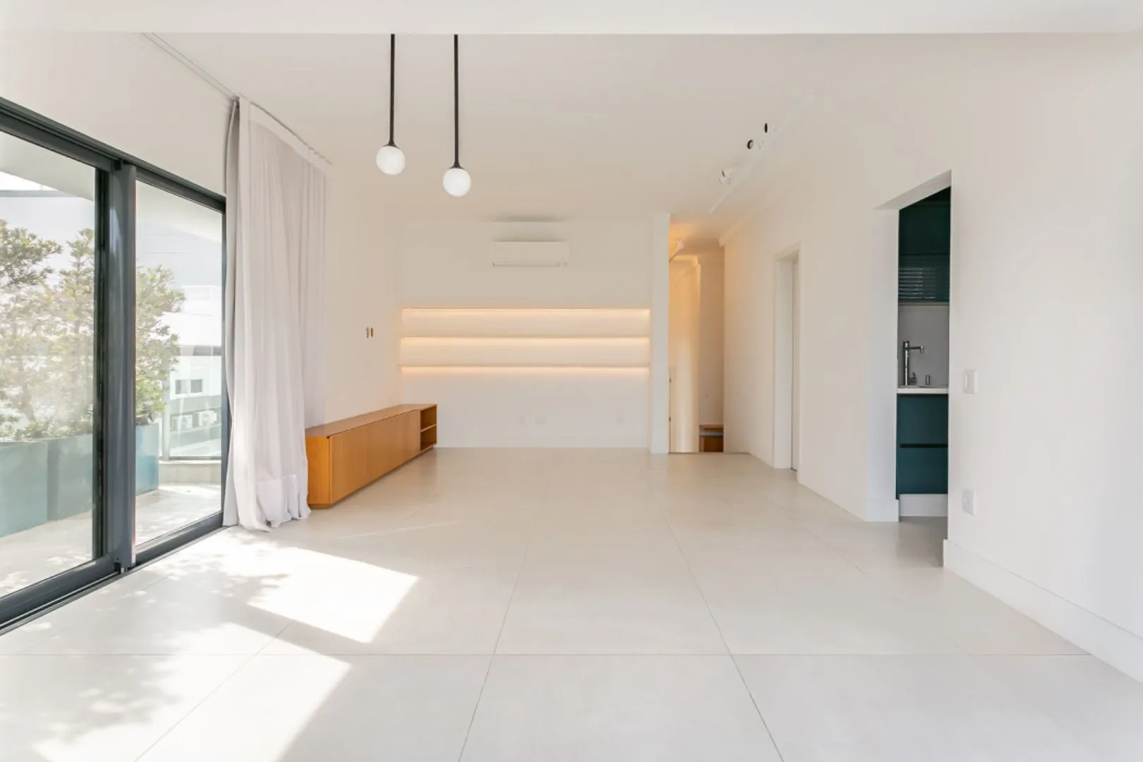 Penthouse with 2 en-suite bedrooms, 180 m² and 2 parking — photo 18