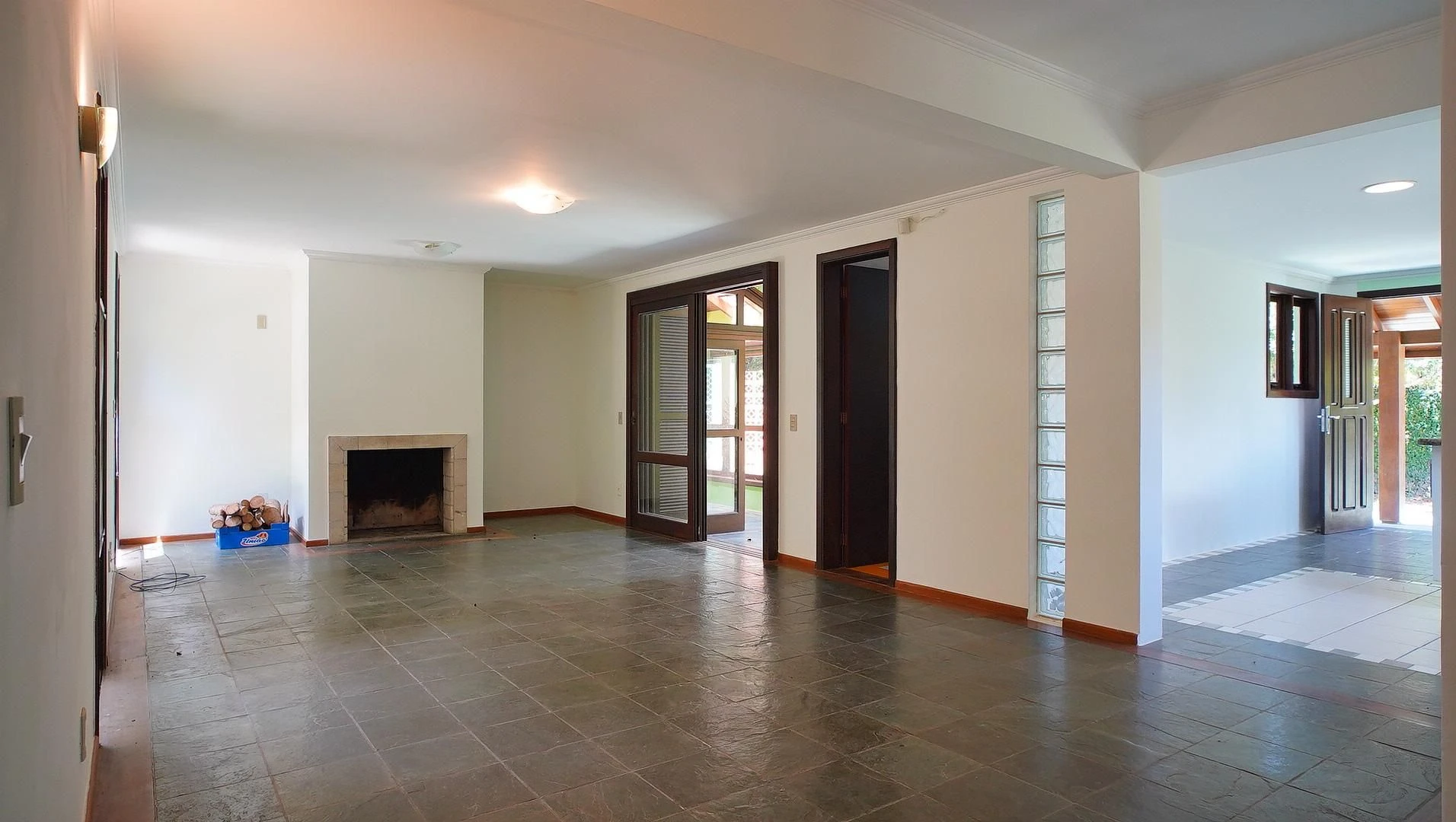 Панорамні вікна та 4 спальні: будинок 735 м² — photo 10