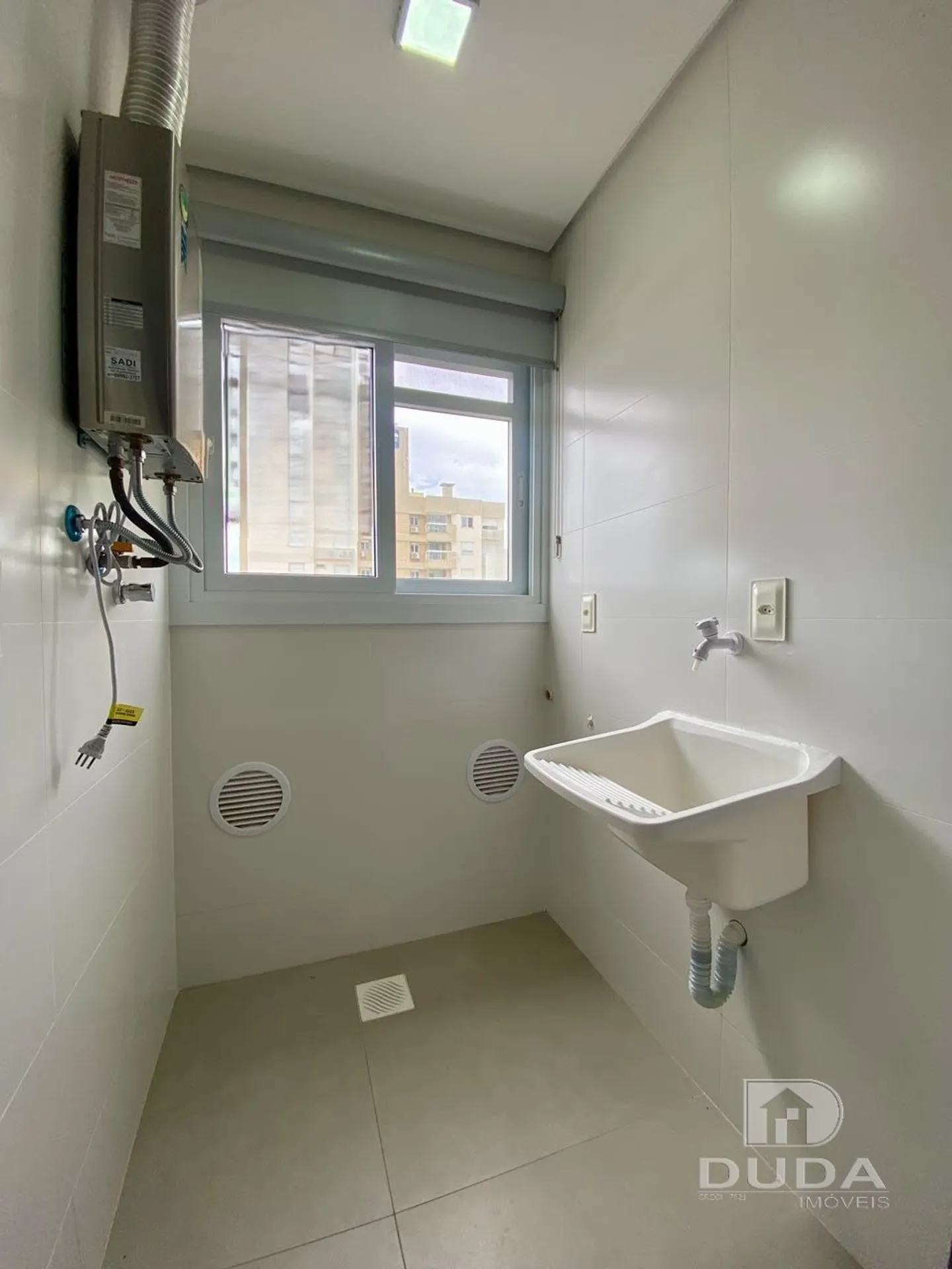 Furnished studio in a building with a coworking space — photo 21