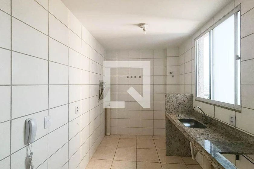 Unfurnished 2-bedroom apartment with an open kitchen