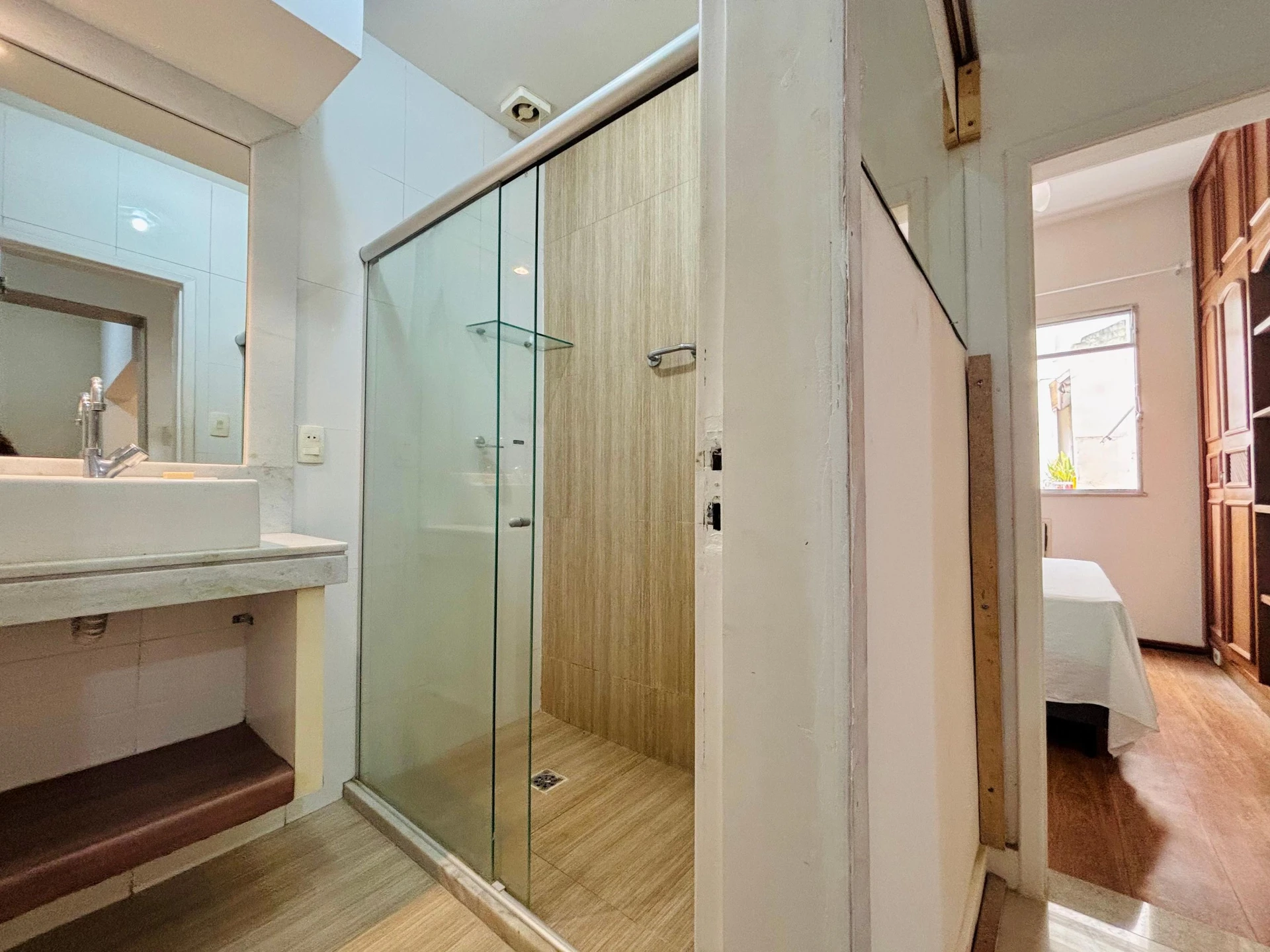 Furnished apartment with 3 bedrooms and 2 bathrooms — photo 41