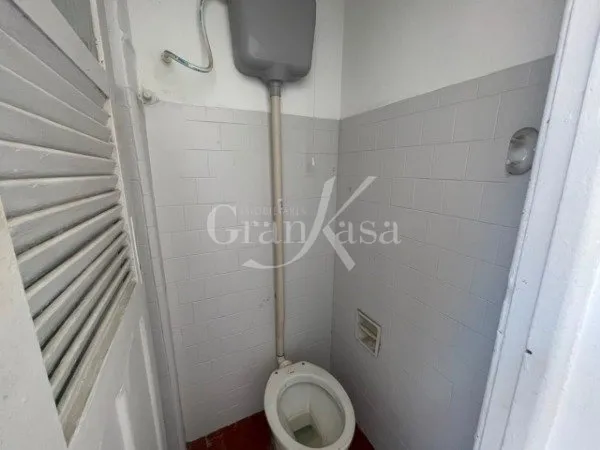 Unfurnished apartment with 2 bedrooms and a parking spot — photo 4