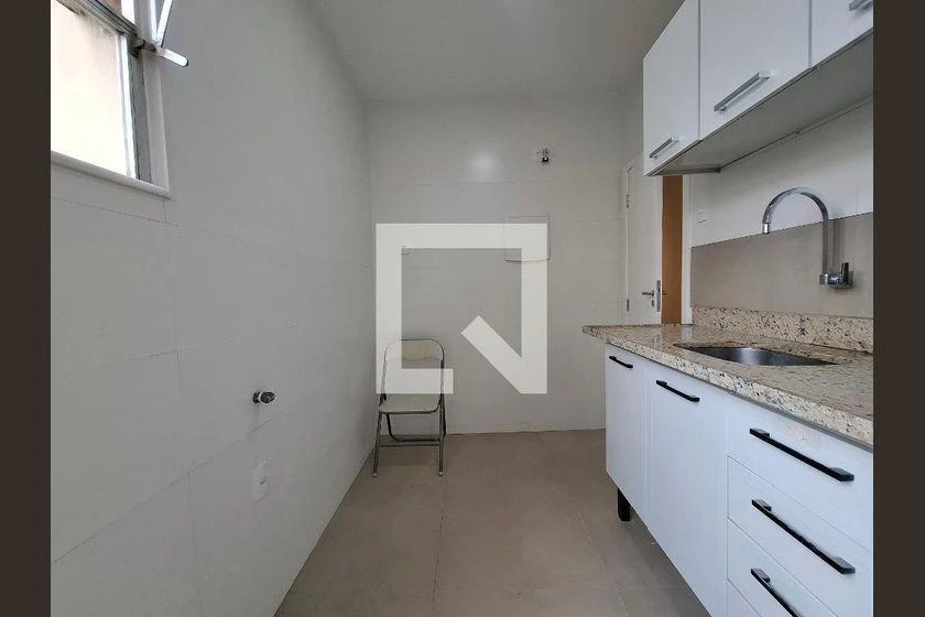 Wood or laminate floors in a 2-bedroom apartment, 68 m² — photo 23