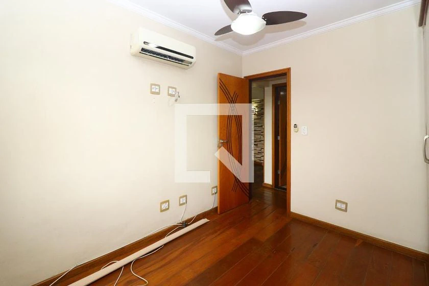 Apartment, 77 m², with wood or laminate floors — photo 9