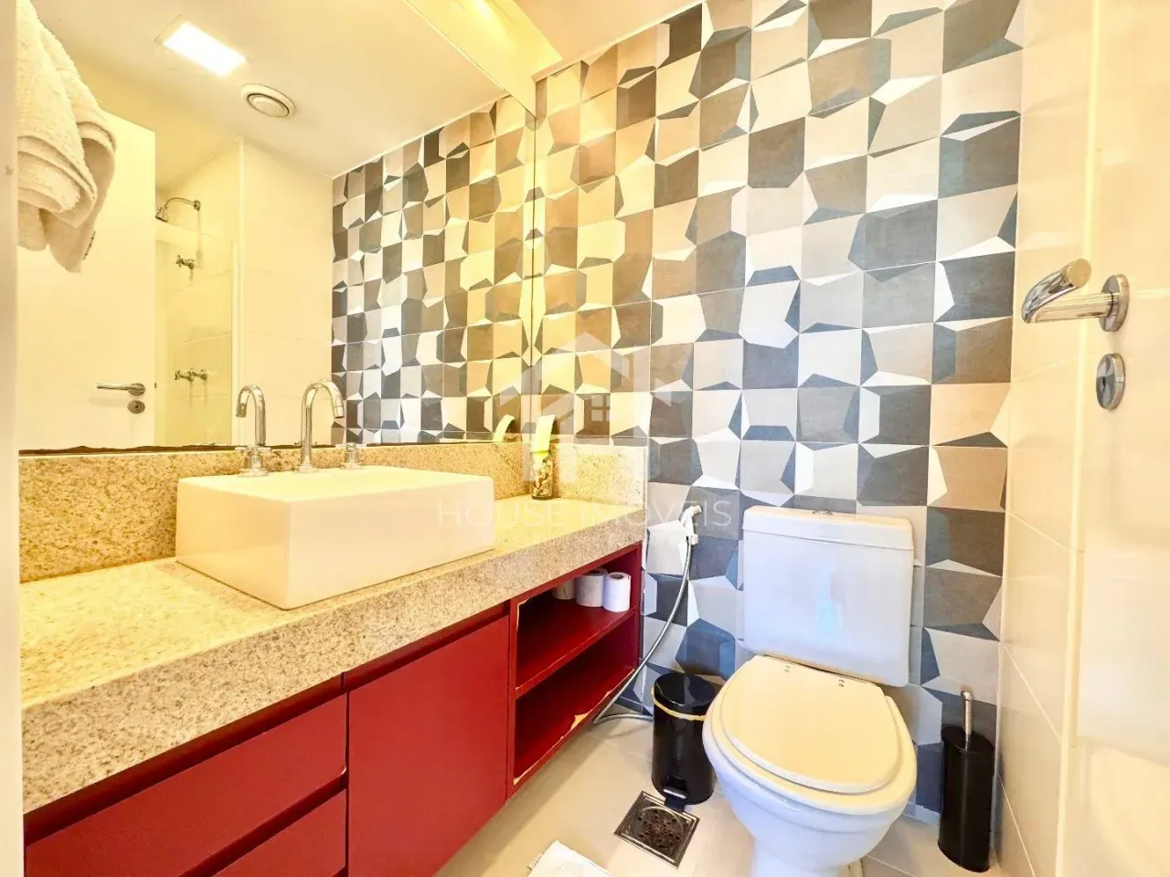 Furnished 65 m² apartment with 1 en-suite and 1 parking space — photo 22