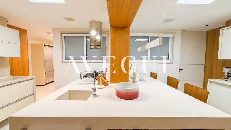 Квартира 530 м²: 4 суїти, 5 ванних і вид на воду — photo 26