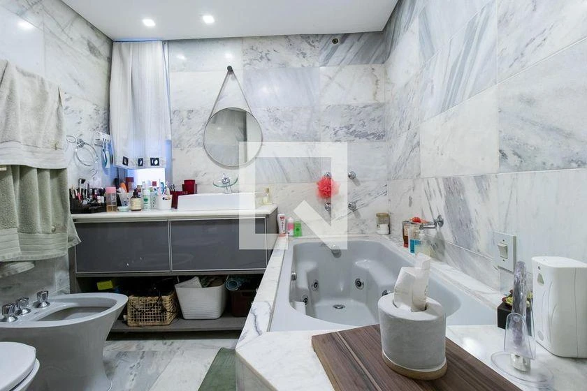 Furnished 3-bedroom apartment with 146 m² — photo 29