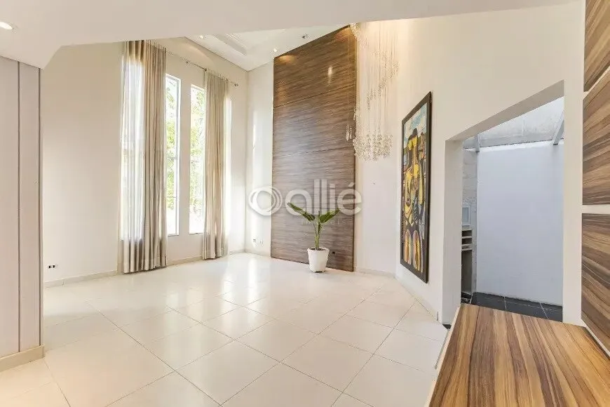 House with 4 en-suite rooms and 4 parking spots — photo 4