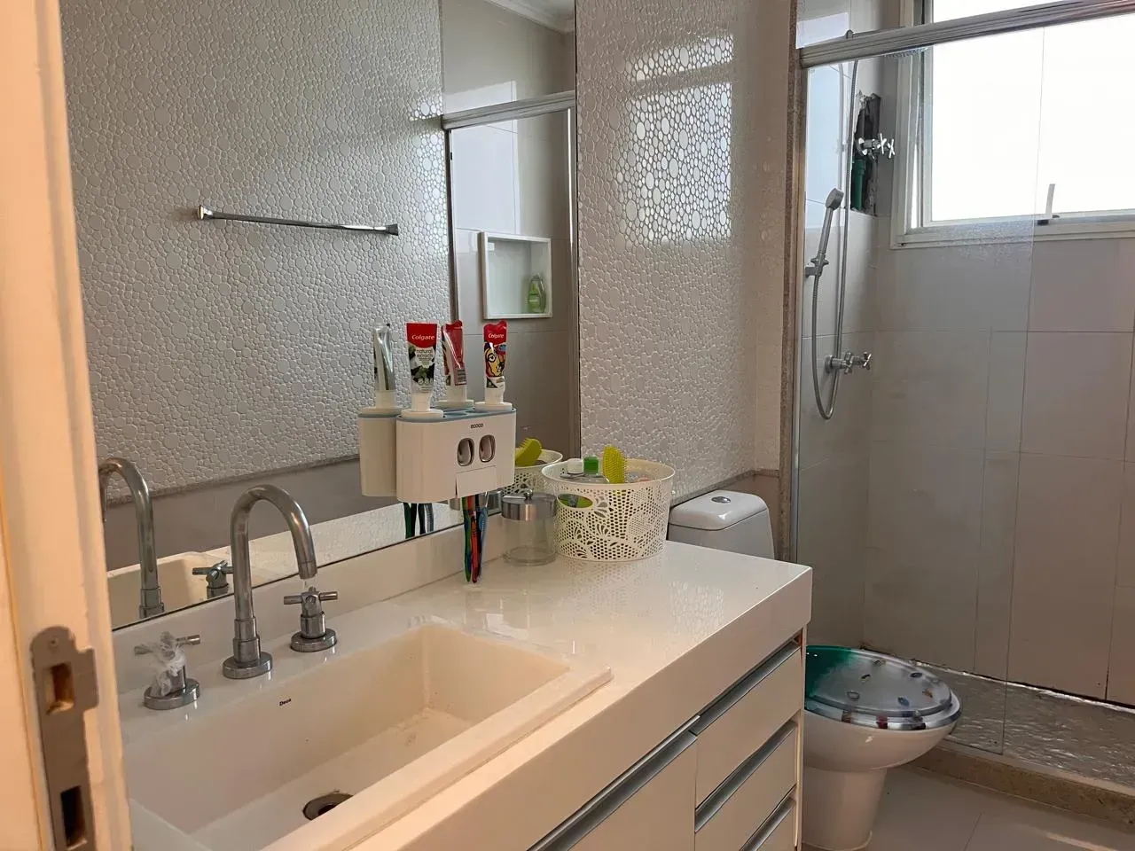 Furnished apartment with 4 bedrooms and 3 bathrooms — photo 18