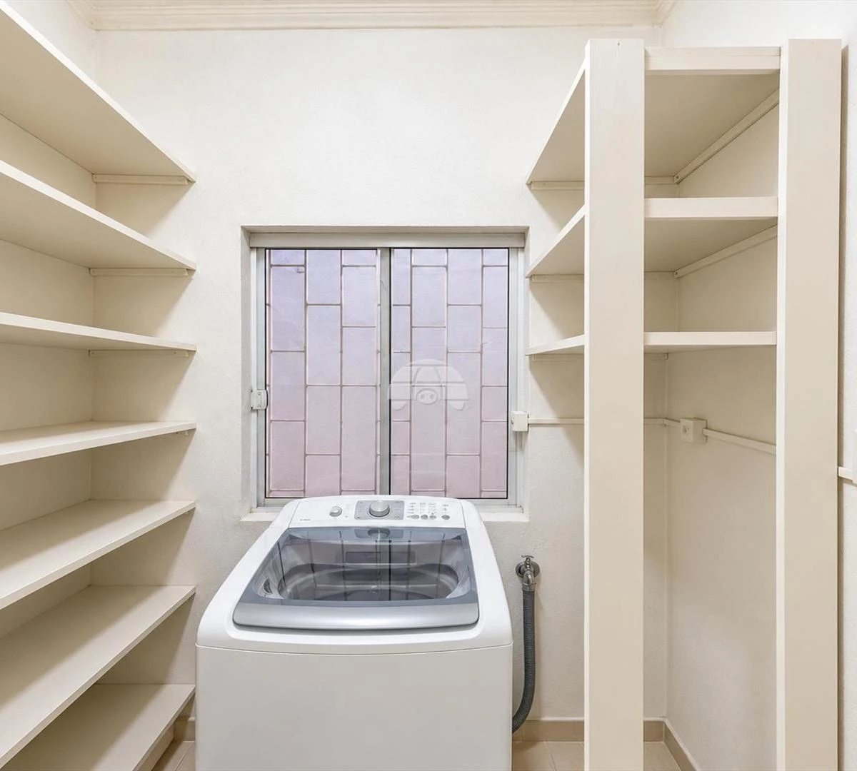 Будинок 140 м² із заскленим балконом та робочим місцем — photo 38