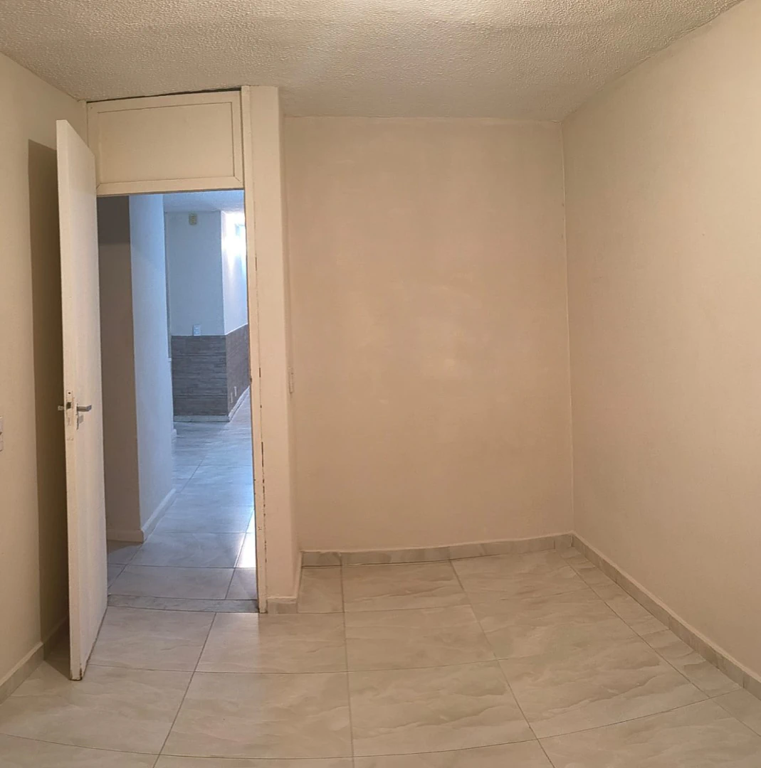 Apartamento com 2 quartos e cozinha fechada — photo 11