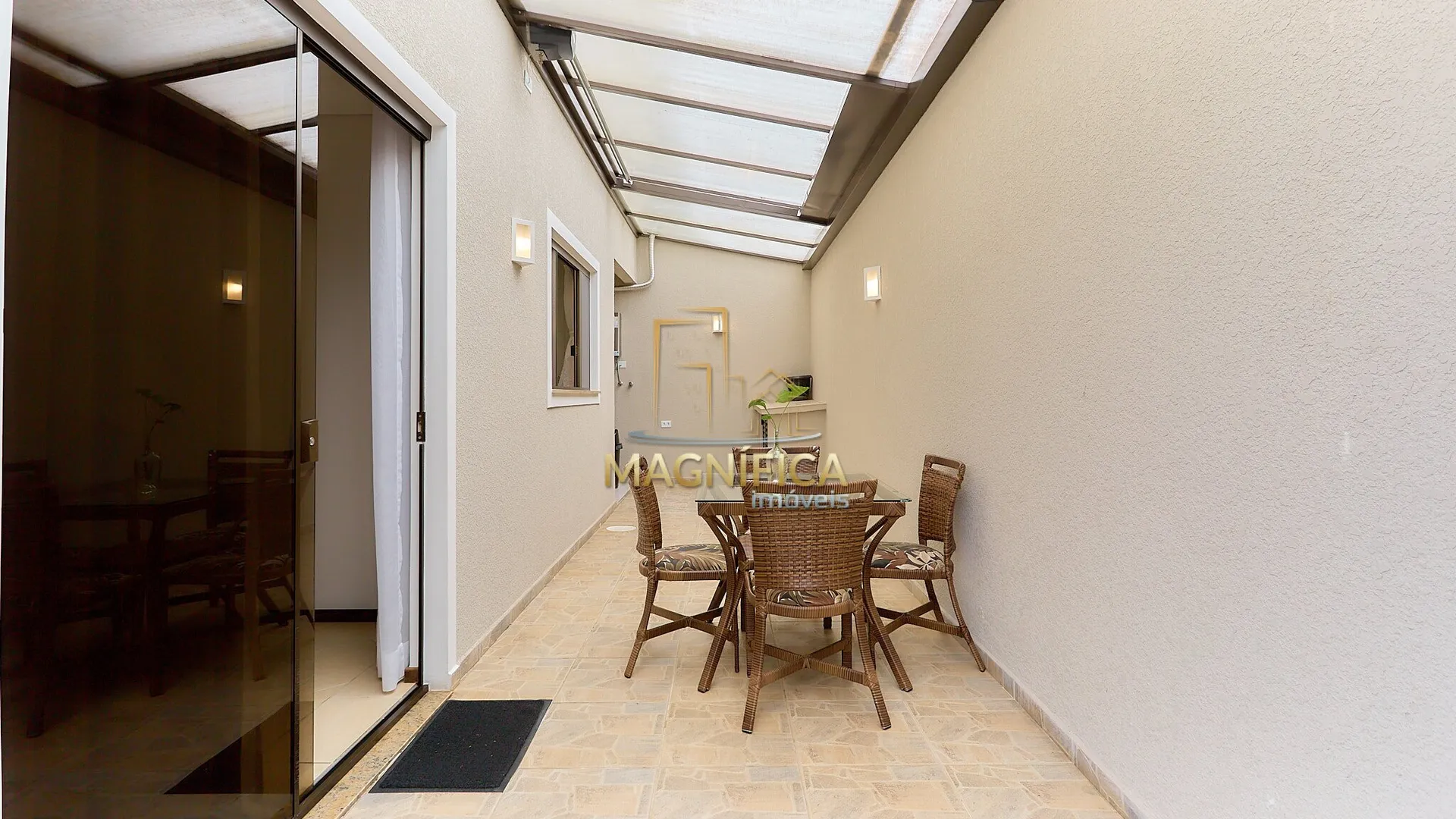 House with 3 bedrooms and 3 bathrooms, no parking — photo 12