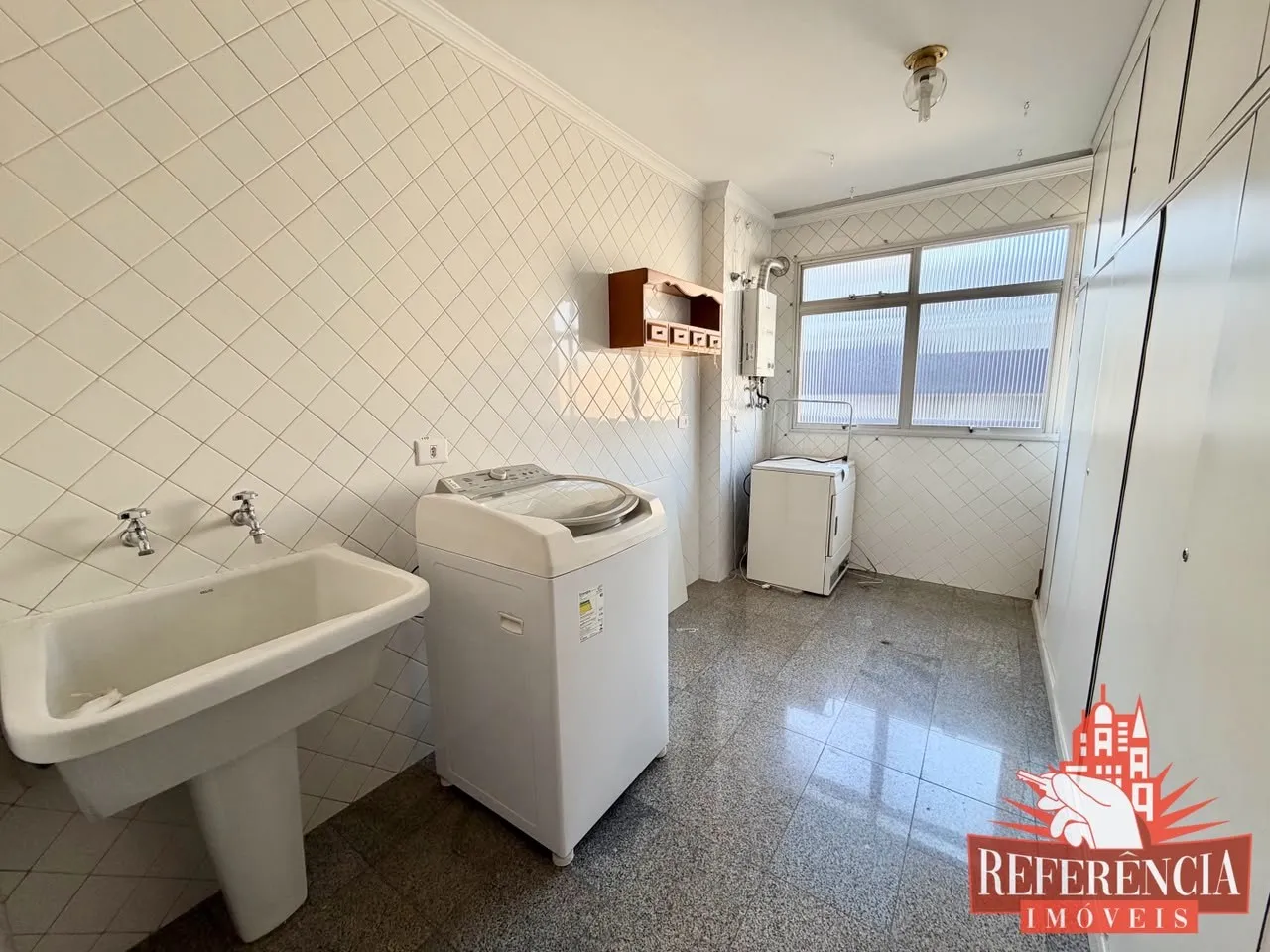 3-bedroom unfurnished apartment with a glass balcony and 2 parking — photo 41