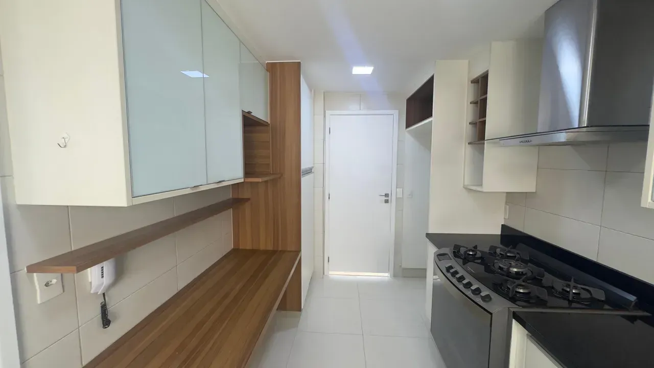 Rental apartment with 3 bedrooms and 4 bathrooms — photo 17