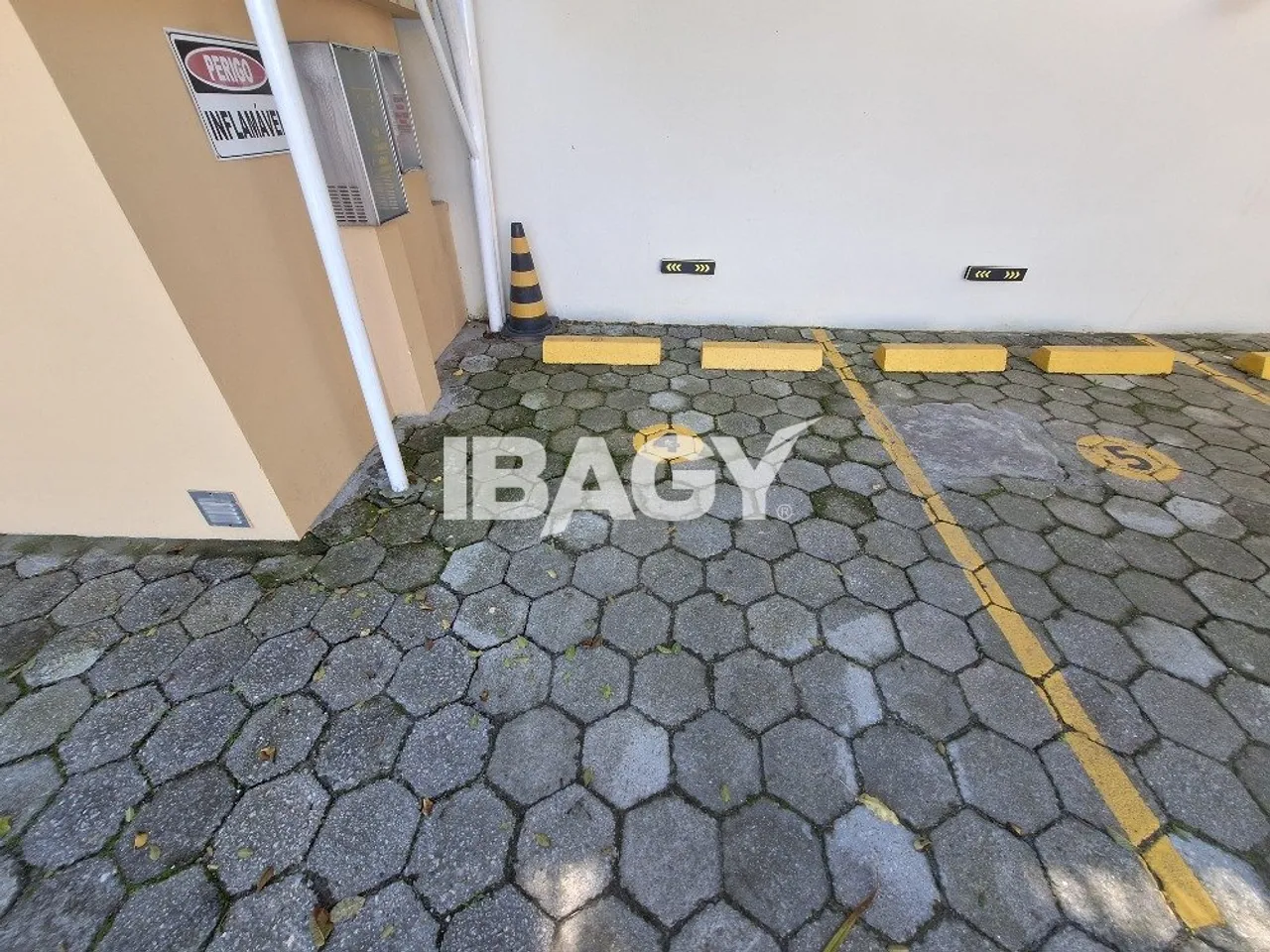 Apartamento de 1 dormitório com cozinha americana e 36 m² — photo 11