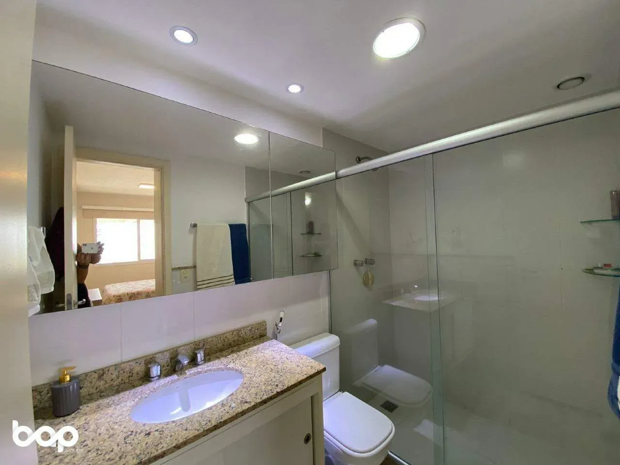 Furnished apartment with 3 bedrooms and 3 bathrooms — photo 9