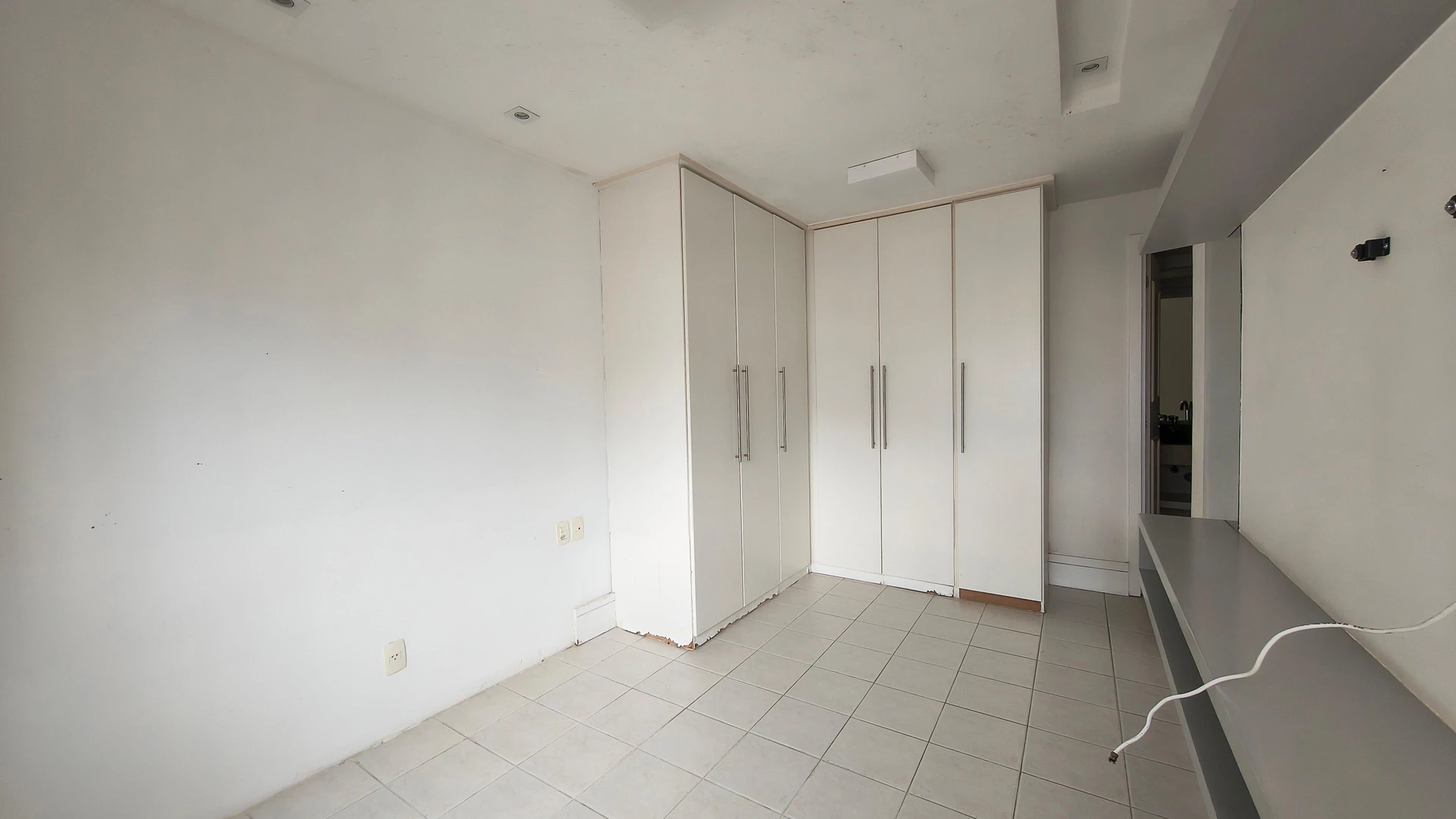 Apartment, 98 m², with a glass-enclosed balcony — photo 20
