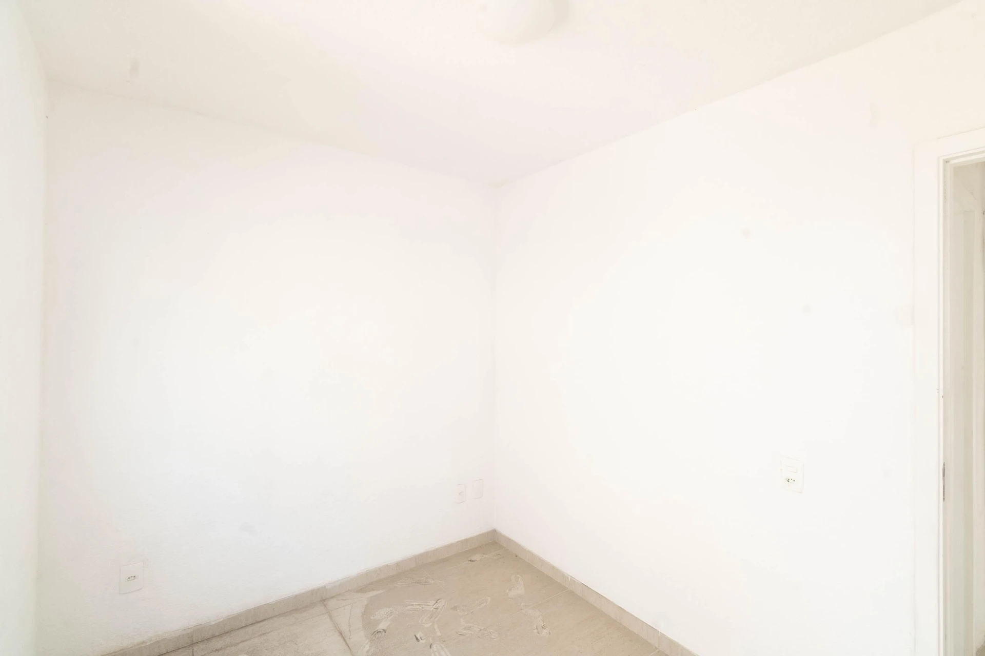 2-bedroom rental apartment with a balcony — photo 14