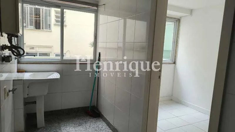 4-bedroom 4-bath apartment with a glassed-in balcony — photo 11