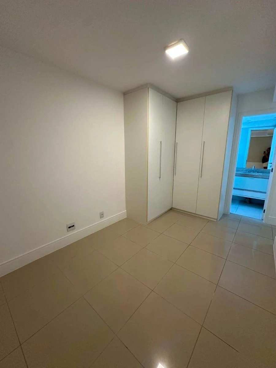 Duplex apartment with 4 bedrooms, 2 en-suites and 160 m² — photo 8