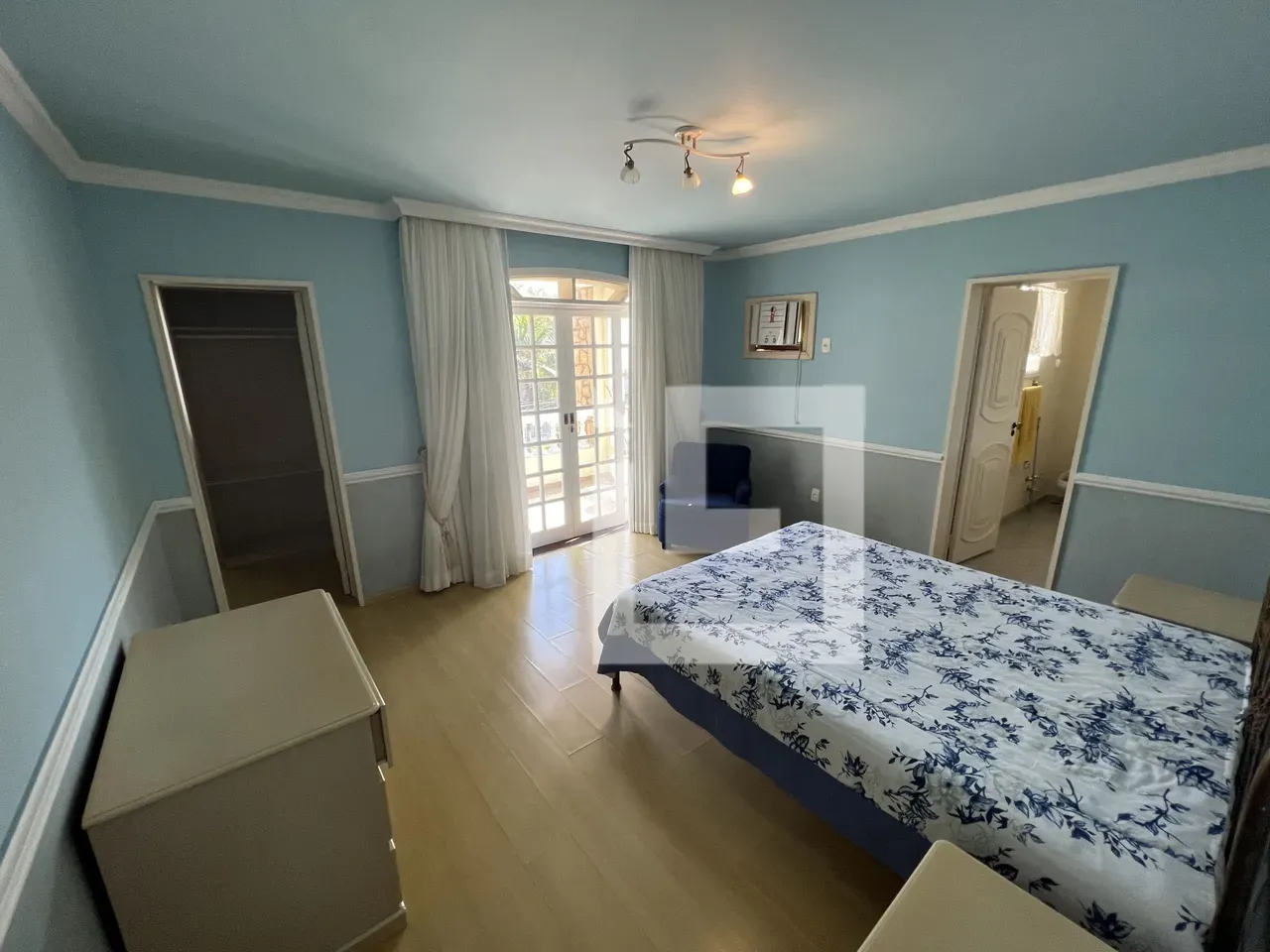 House with 4 suites and 5 parking spaces plus balcony BBQ — photo 17