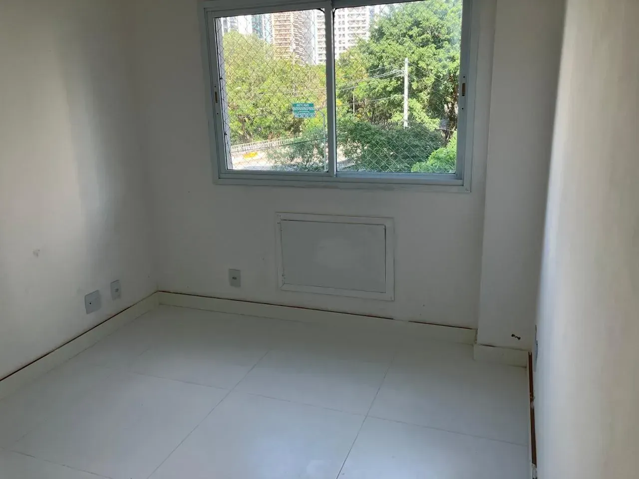 Apartamento com 2 quartos e cozinha separada com fogão — photo 7