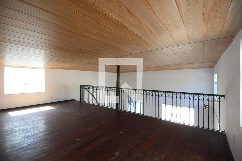 Rental house with 4 bedrooms and 340 m² — photo 25