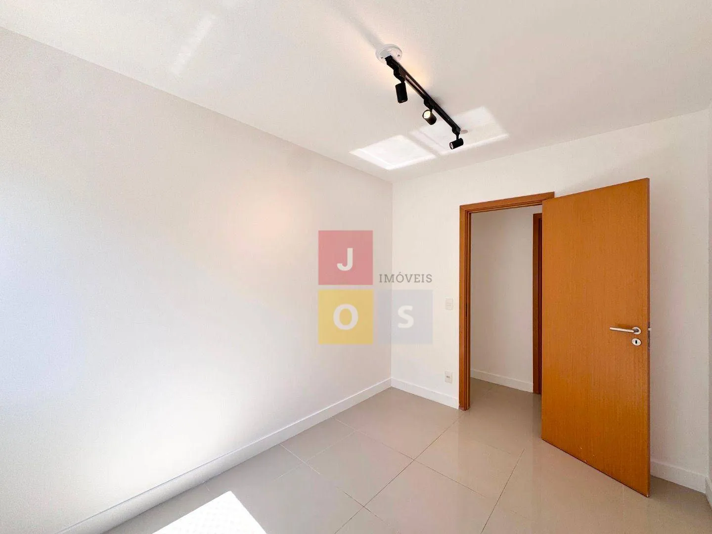 2-bedroom apartment with 2 bathrooms, 72 m² — photo 23