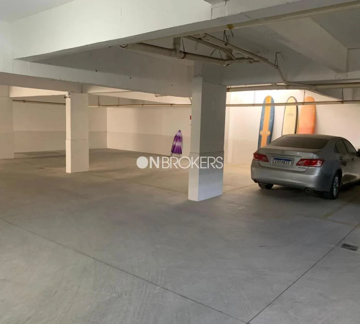240 m² apartment with 4 en-suite bedrooms and balcony — photo 12