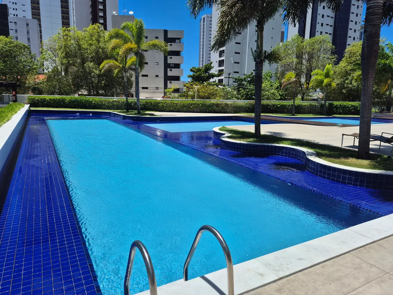Furnished apartment, 136 m², with a private BBQ — photo 4