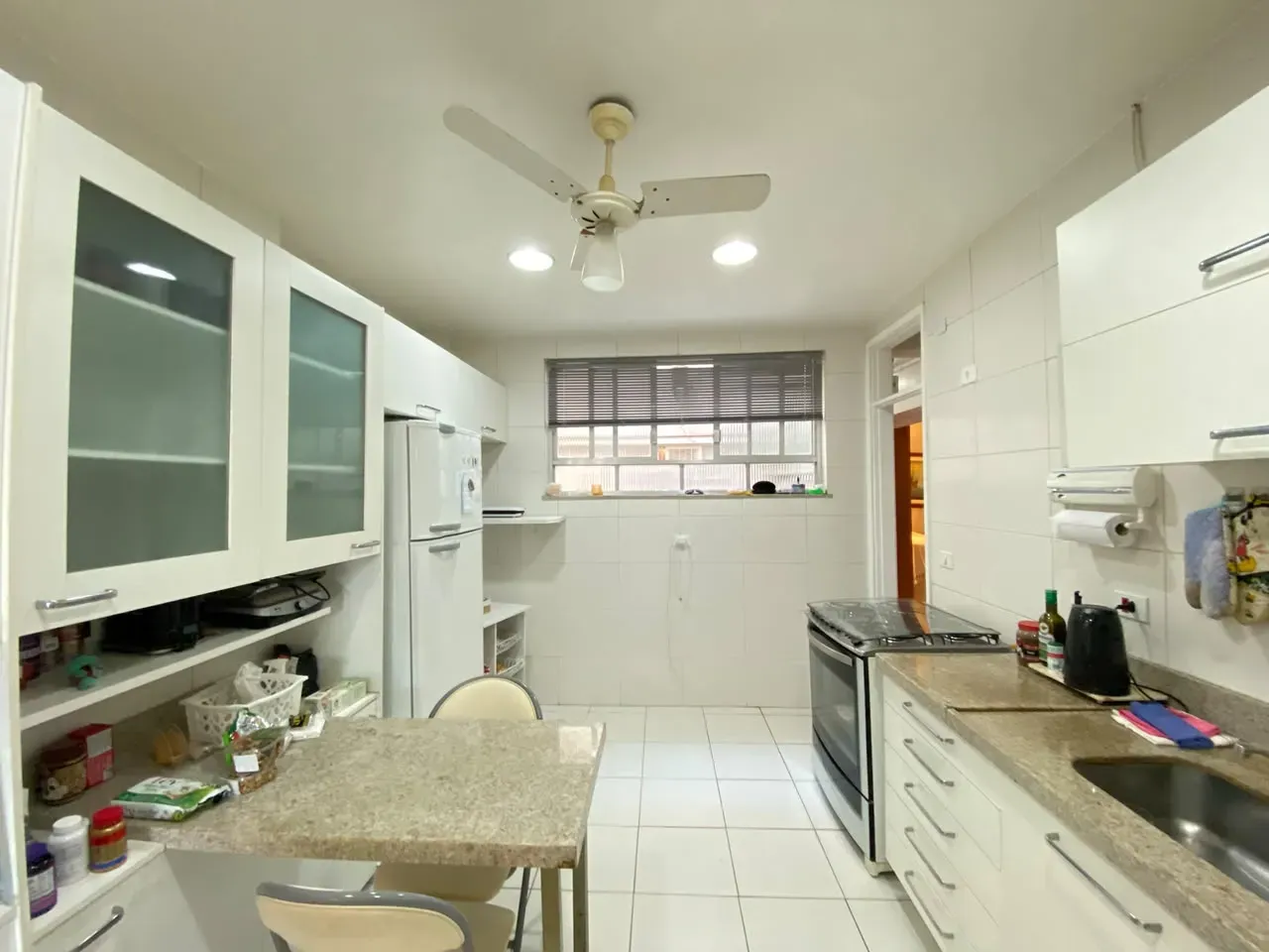 Apartamento mobiliado de 248 m² com 4 quartos e 4 banheiros — photo 9