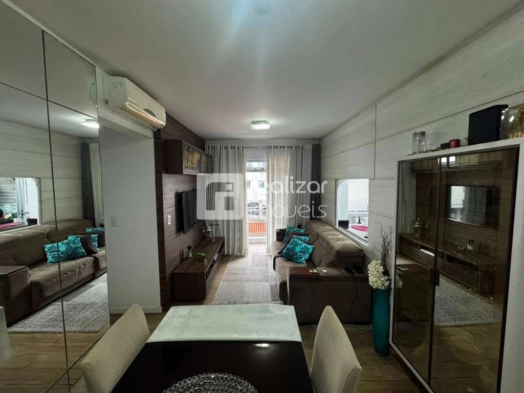Apartamento de 2 quartos com vaga e 72 m² — photo 2