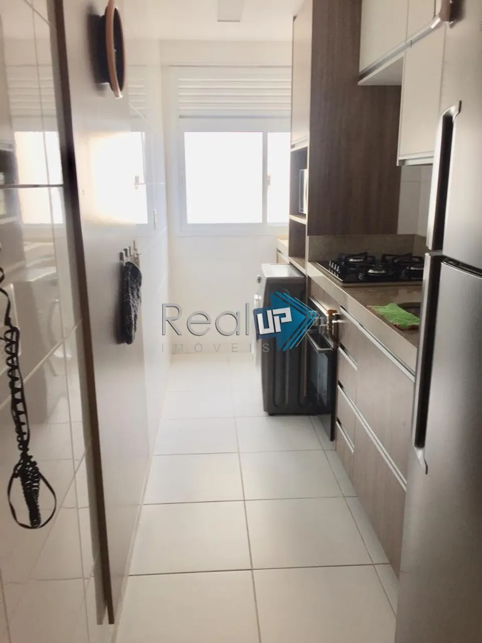 Furnished 2-bedroom apartment with balcony — photo 19