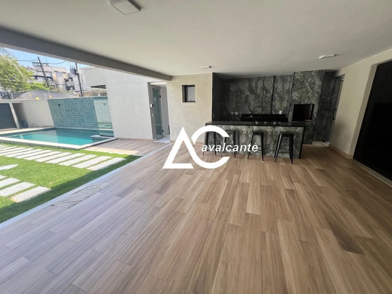 Unfurnished house with 5 bedrooms and 5 bathrooms — photo 5