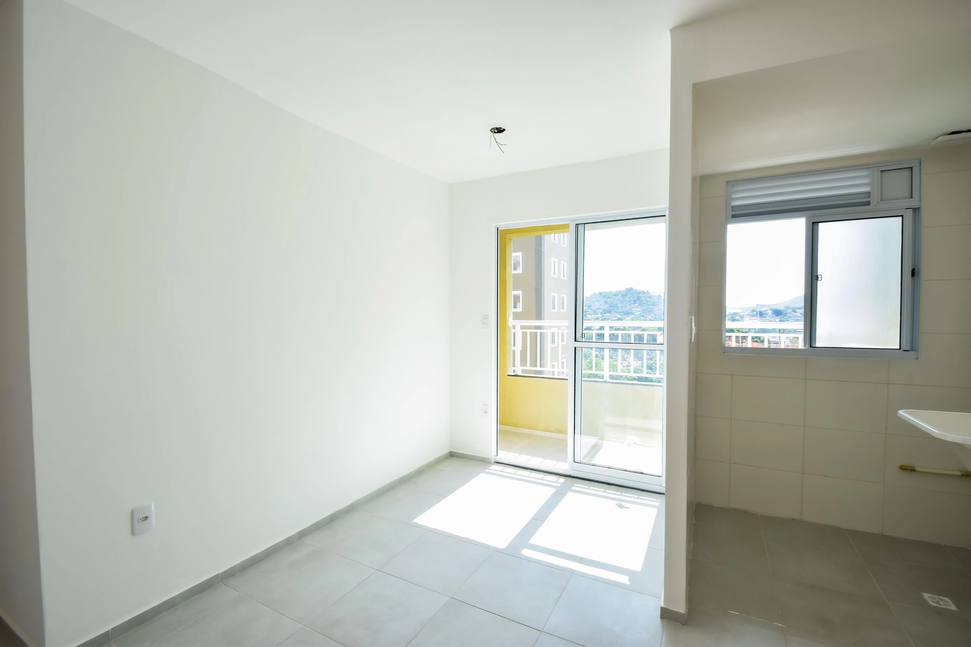 Mountain view in a 2-bedroom apartment, 42 m² — photo 10