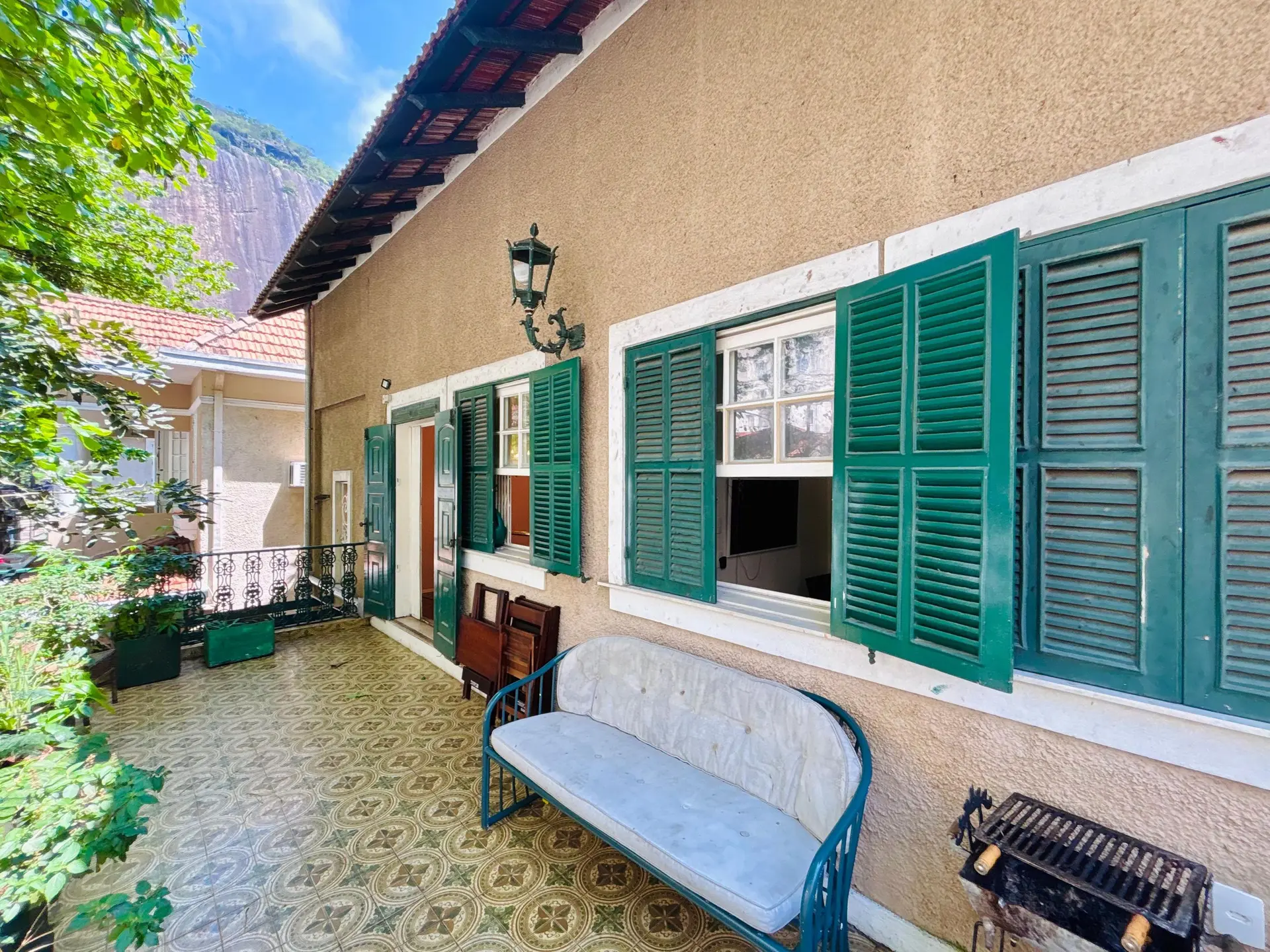 Furnished house, 380 m², with a grill on the balcony — photo 11