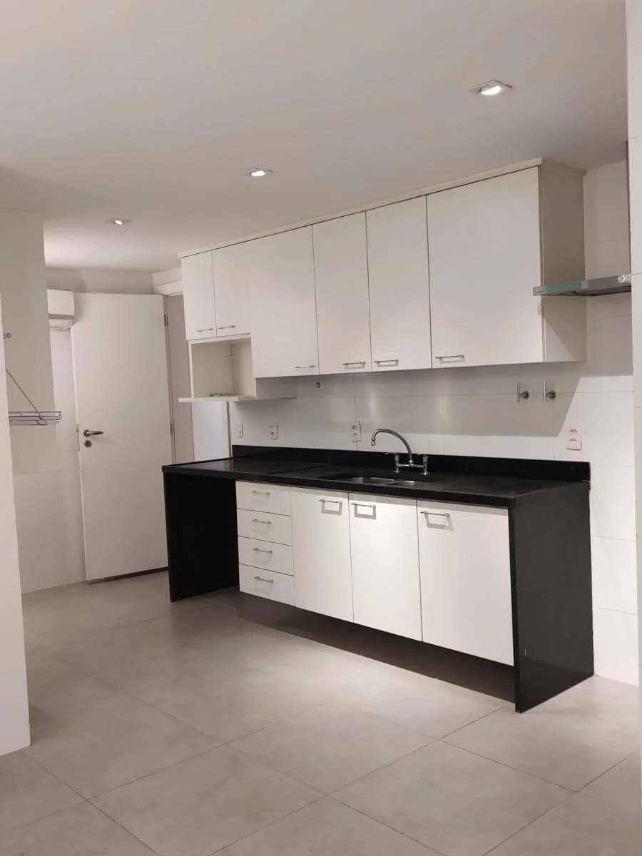 4-bedroom apartment with 280 m² and 2 parking spots — photo 5