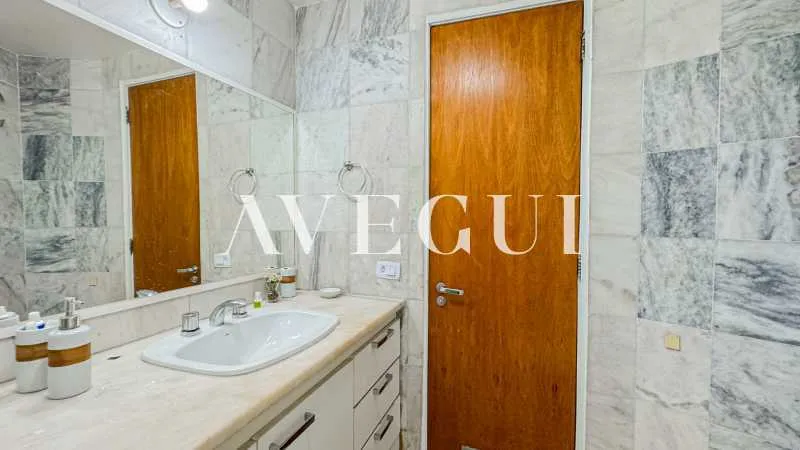 Furnished 180 m² apartment with 2 bedrooms and balcony — photo 16