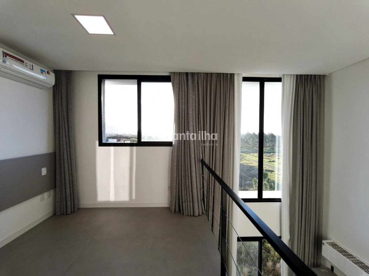 Furnished apartment, 39 m², with floor-to-ceiling windows — photo 20